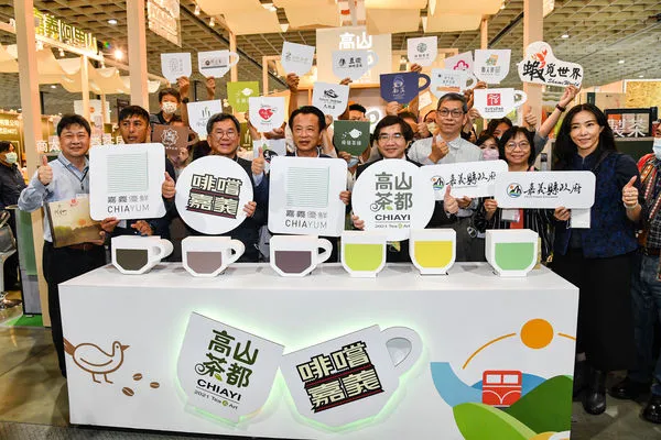 ▲▼翁章梁縣長北上力推阿里山高山茶、咖啡 嘉義商品買氣旺。(圖/嘉義縣政府提供)