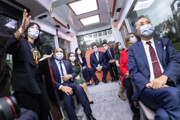 ▲鄭文燦26日接待高野訪團參訪虎頭山創新園區。(圖/翻攝自Facebook/鄭文燦)