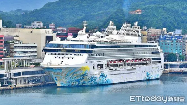 ▲▼探索夢號,星夢郵輪,國際郵輪,觀光旅遊,旅遊泡泡,跳島旅遊,雲頂郵輪集團,基隆港。(圖/記者李毓康攝)