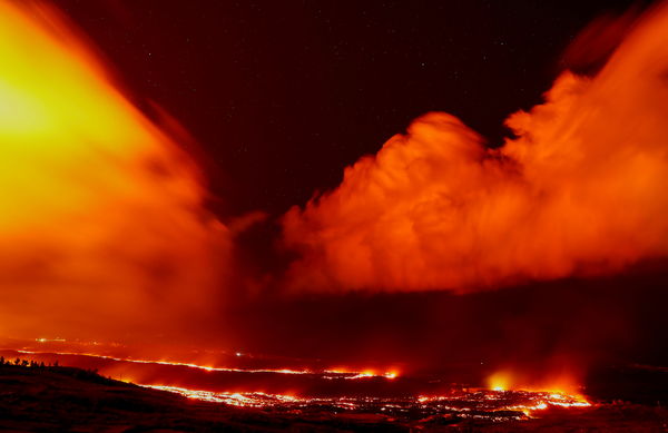 ▲▼西班牙老昆布雷活火山爆發。（圖／路透）