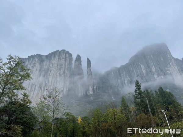 ▲▼湖北專題、恩施大峽谷、一炷香、一線天、迎客松             。（圖／記者任以芳攝）