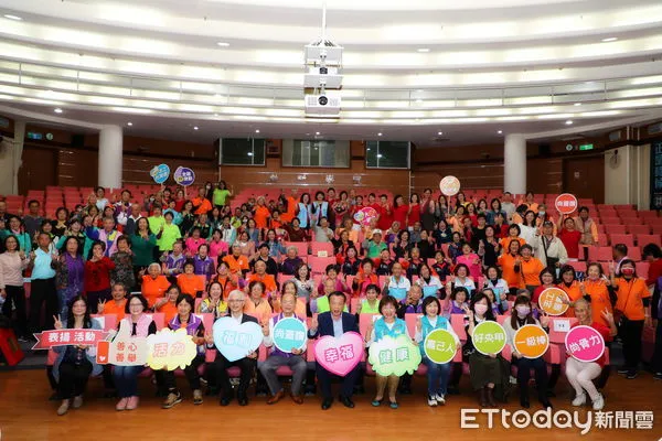 ▲▼ 嘉義縣個人志工及志工隊表揚。(圖/嘉義縣政府提供)