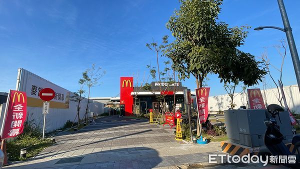 ▲▼河南路二段，水湳經貿園區,麥當勞。（圖／記者陳筱惠攝）