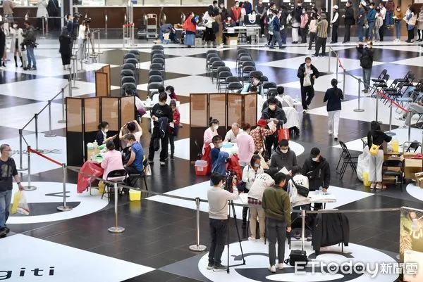 ▲▼陳時中視察台北車站疫苗接種站。(圖/記者屠惠剛攝)