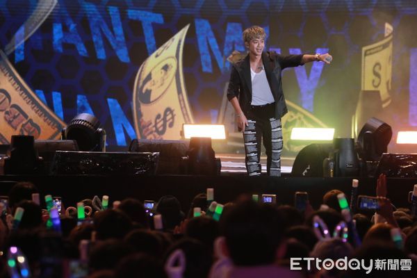 ▲▼新北歡樂耶誕城,鼓鼓。(圖/記者周宸亘攝)