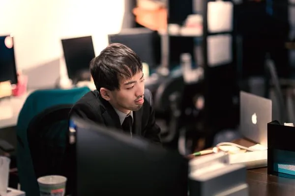 上班族,工作,加班,壓力,社畜(圖/取自免費圖庫pakutaso)