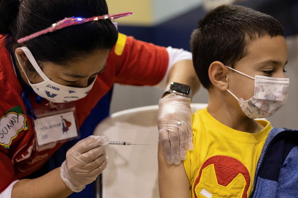 ▲▼美國疾病管制暨預防中心（CDC）在11月初批准讓5至11歲兒童接種輝瑞BNT疫苗。（圖／路透）