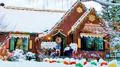 真實版薑餅屋！六旬婦改造自宅、親手做巨大裝飾糖果　鄰居孩子撞見嗨翻