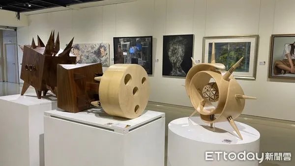 ▲第22屆磺溪美展巡迴新北展出 65件作品抒發生活議題。(圖/新北市文化局提供)