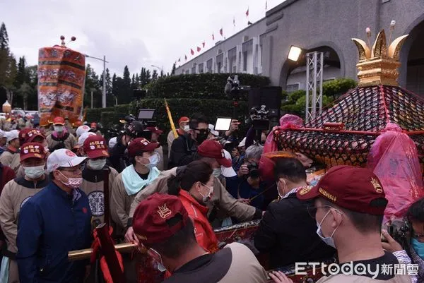 ▲▼大甲鎮瀾宮媽祖三百年來首次東巡花蓮與花蓮與港天宮媽祖合體「雙媽會」遶境。(圖/花蓮縣政府提供,下同)