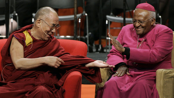 ▲▼屠圖大主教(Desmond Tutu)和達賴喇嘛關係良好。(圖/達志影像/美聯社)