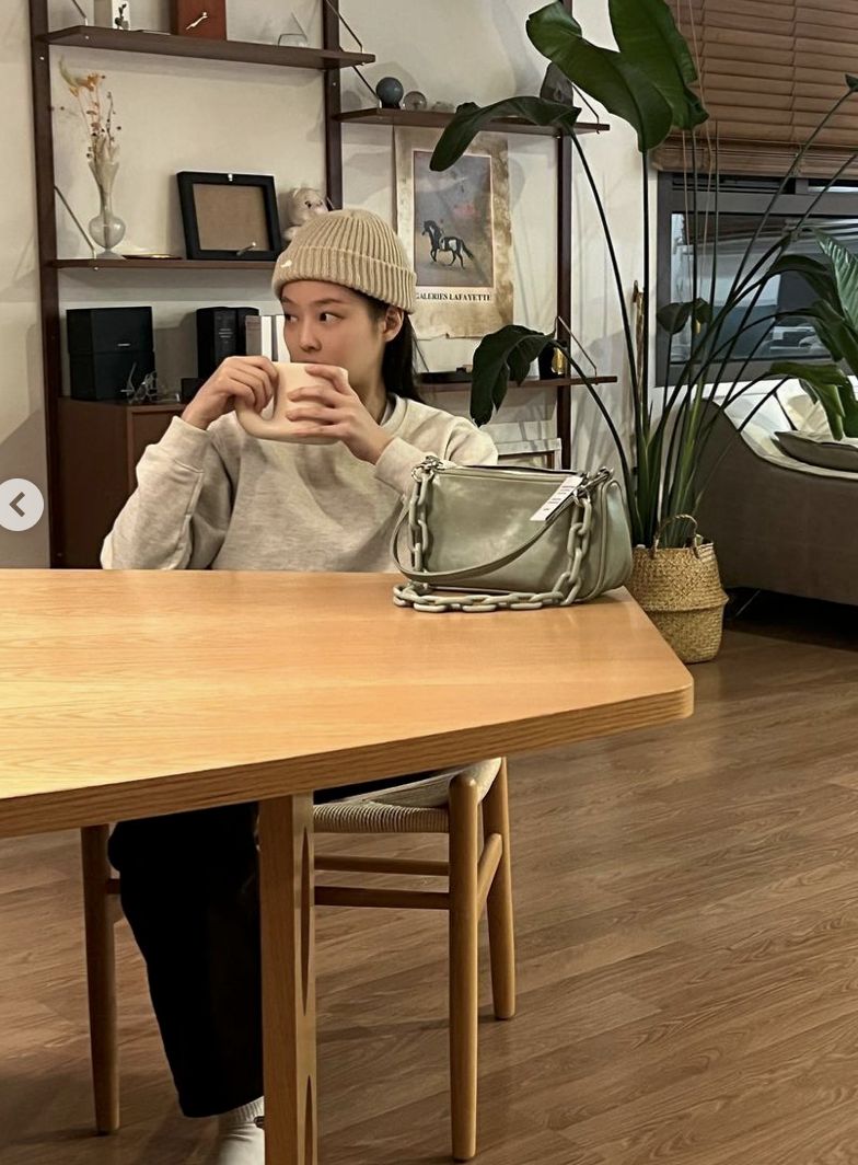 ▲▼Jennie 。(圖/翻攝自IG、品牌官網)