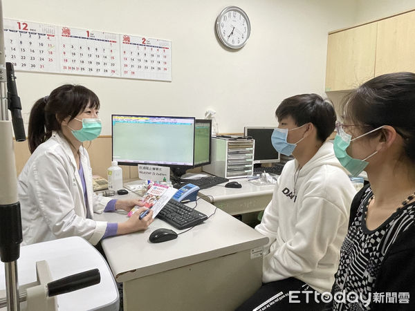 ▲預防高度近視併發症,醫師提醒做好全方位近視管理。(圖/中國醫藥大學兒童醫院提供)