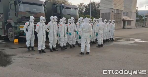 ▲▼ 化學兵進駐桃機清消 。(圖/記者沈繼昌翻攝)