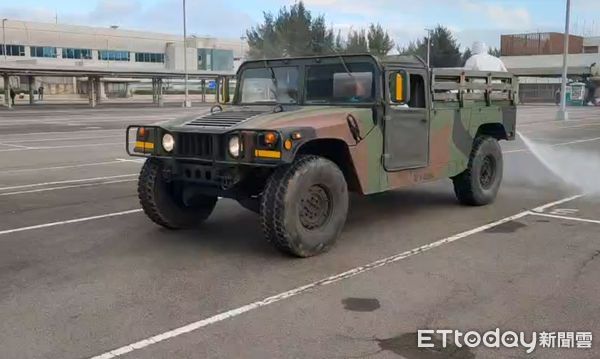 ▲▼ 化學兵進駐桃機清消 。(圖/記者沈繼昌翻攝)