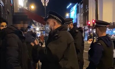 倫敦警察街頭對民眾「隨機驗毒」　引網質疑不合法！