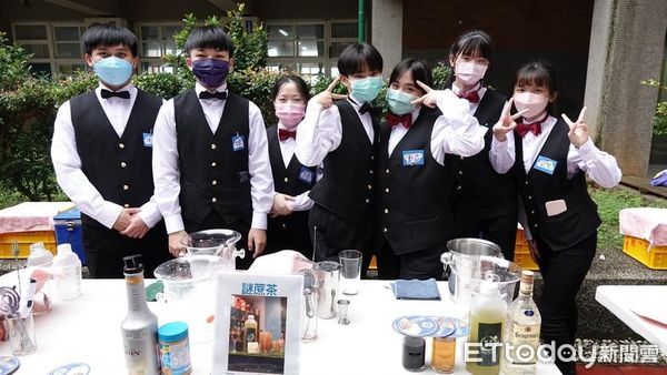 ▲金山高中餐飲週「烘焙職人」成果展 培養學生跨領域專業多元能力。(圖/新北市金山高中提供)