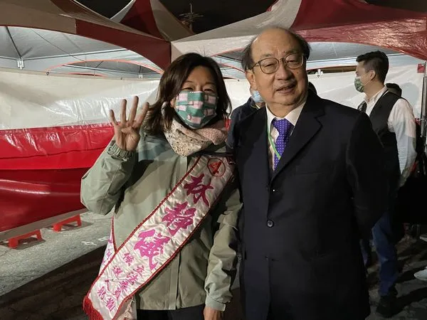 ▲▼柯建銘與林靜儀合影。(圖/翻攝自柯建銘臉書)