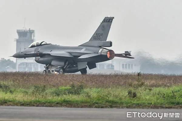 ▲國軍111年春節加強戰備,編號6650,F-16V。(圖/記者林敬旻攝)