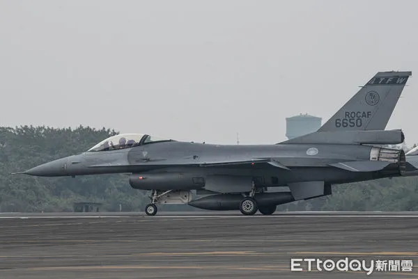 ▲▼國軍111年春節加強戰備,實施F-16V緊急起飛作業,編號6650。(圖/記者林敬旻攝)