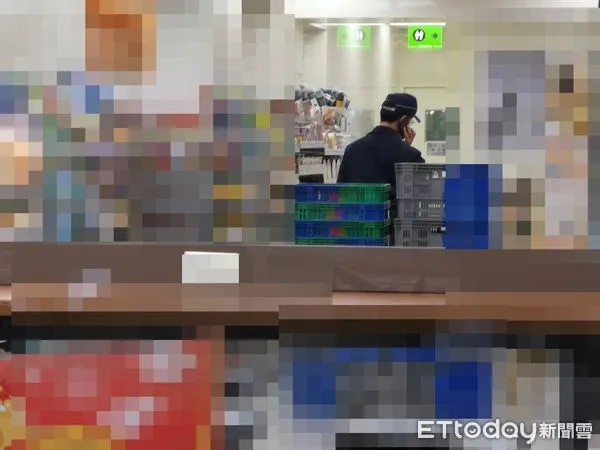 ▲▼台北市松山區一名男子死在超商內。(圖/記者黃彥傑攝)