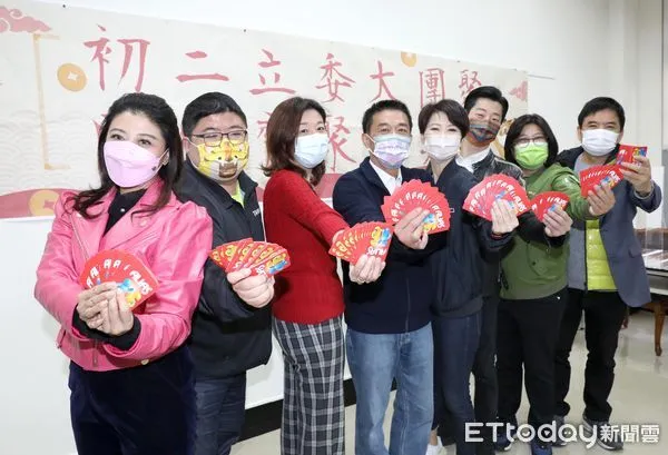 ▲▼(春節留稿)主題:初二立委大團圓!闔家齊聚玩桌遊。(圖/記者屠惠剛攝)