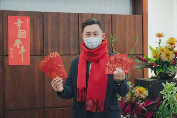 ▲17萬5千份春聯今(20)日起投遞至全市家戶。(圖/新竹市政府提供)