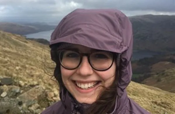 確診剛康復!26歲女滑倒「死命抓著青苔」 男友面前慘墜24m懸崖。(圖/翻攝自University Hospitals of North Midlands NHS Trust網站)