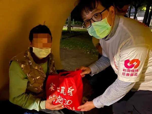 ▲▼行善不間斷 呼朋引伴做公益。