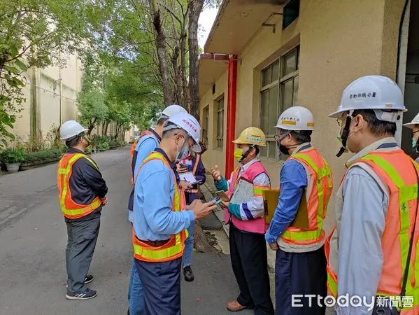 ▲台南市勞工局25日起於農曆過年前一連四天,針對轄內安衛家族總體檢未改善完成之核心企業,實施職業安全衛生臨場診斷輔導。(圖/記者林悅翻攝,下同)