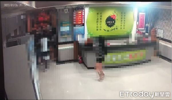 ▲屏東市kｔｖ店酒客起衝突，釀一死一重傷             。（圖／民眾提供）