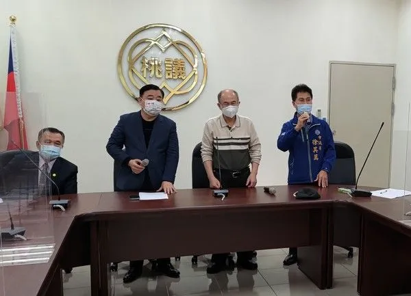 ▲桃園市議會國民黨團通過徐其萬接任新總召。(圖/國民黨團提供)