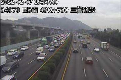 ▲▼國道3號貨車翻覆。(圖/翻攝自1968即時路況)