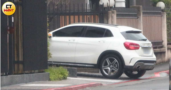 兩人一同返家休息。(圖/本刊攝影組)