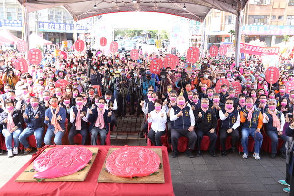 ▲▼市長盧秀燕參加最愛的東勢新丁粄節時表示,台中鼓勵生育,今年起1胎補助1萬變2萬。(圖/台中市政府提供)