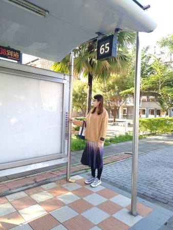 中市交通局建置候車亭服務燈(圖/台中市政府交通局提供)