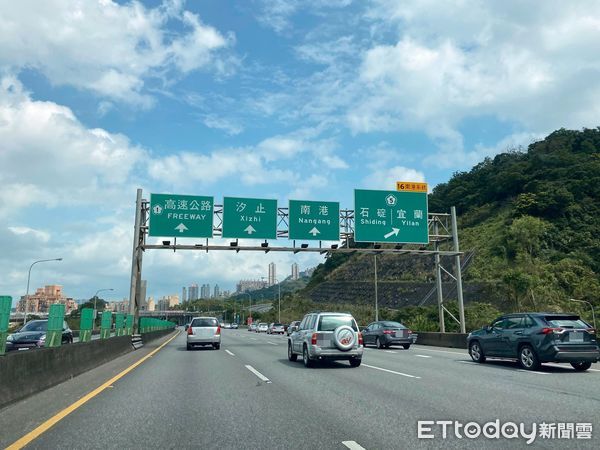 ▲▼高速公路,南港房市,汐止房市。（圖／記者鄺郁庭攝）