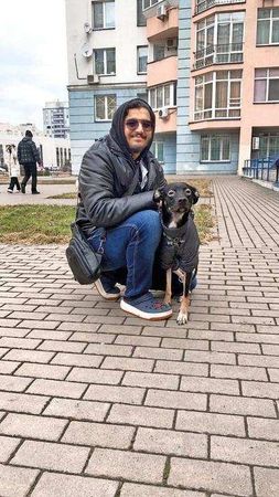 ▲印度生為了愛犬「拒絕離開烏克蘭」　他堅持攜狗回國：不會丟下牠。（圖／翻攝自The Times of India）