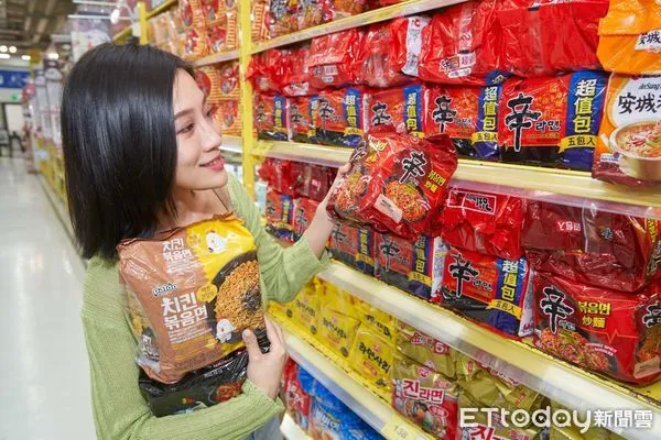 ▲▼家樂福泡麵大賞。(圖/業者提供)