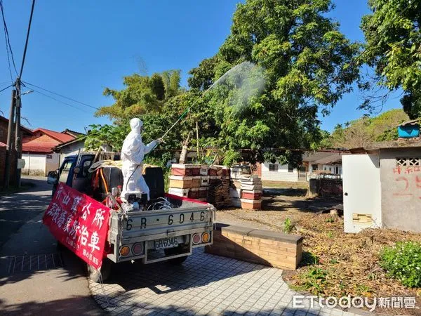 ▲竹山鎮公所啟動噴藥防治荔枝椿象作業。(圖/竹山鎮公所提供)