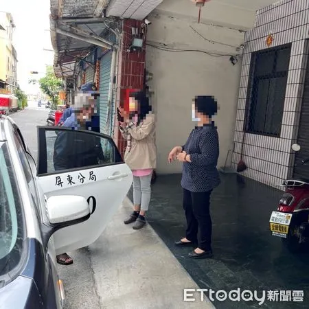 ▲屏東警分局社皮派出所所長盧智勝、警員鍾佳伶找到鄭姓阿北 。(圖/記者陳崑福翻攝,下同)