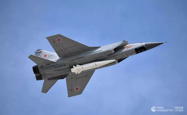 ▲▼ 搭載匕首高超音速導彈的MiG-31戰機。（圖／俄新社）