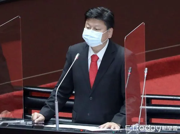 ▲▼立法院 行政院長蘇貞昌赴立法院施政總質詢 外交國防組 國防部長邱國正 立委傅崐萁。(圖/記者屠惠剛攝)