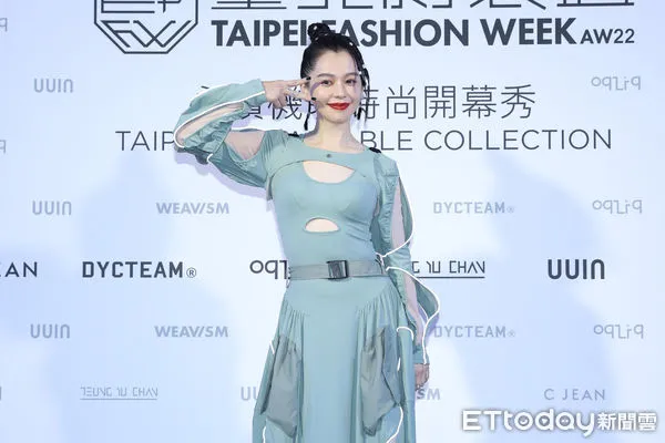 ▲▼臺北時裝週「永續機能時尚開幕秀」-徐若瑄。(圖/記者黃克翔攝)
