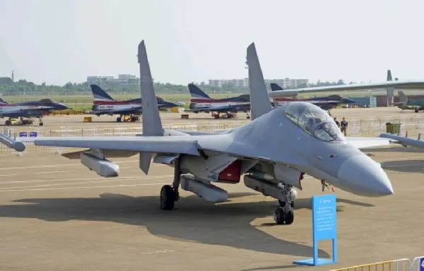 ▲▼殲16D。(圖/國防部提供)