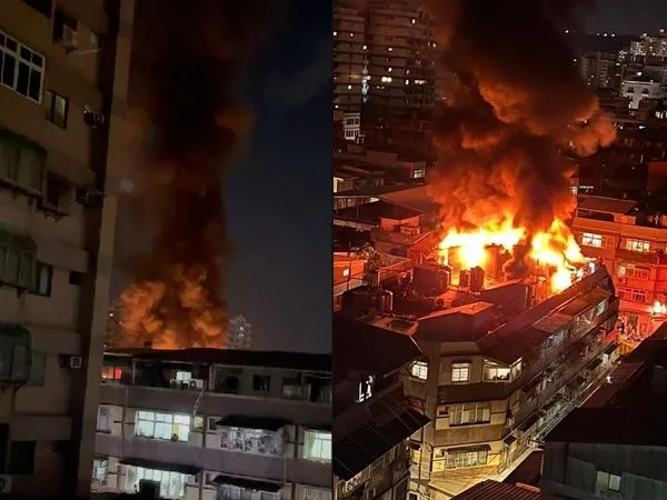 ▲▼快訊/桃園民宅「頂樓大火」全面燃燒!火光照亮周圍住宅。(圖/翻攝記者爆料網)