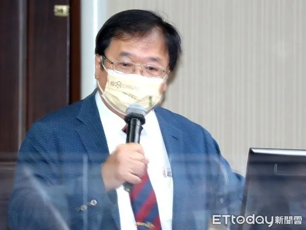 ▲▼社會福利及衛生環境委員會 立委邱泰源 傳接衛福部長。(圖/記者屠惠剛攝)