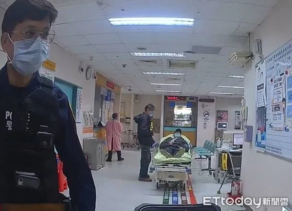 ▲警方開道迅速將癲癇發作女童護送到醫院。(圖/大園警分局提供)