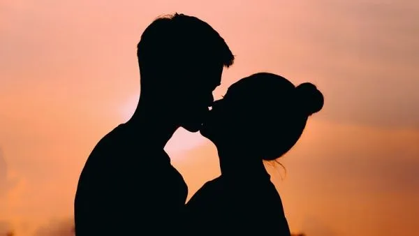 圖/接吻示意圖,取自pixabay免費圖庫