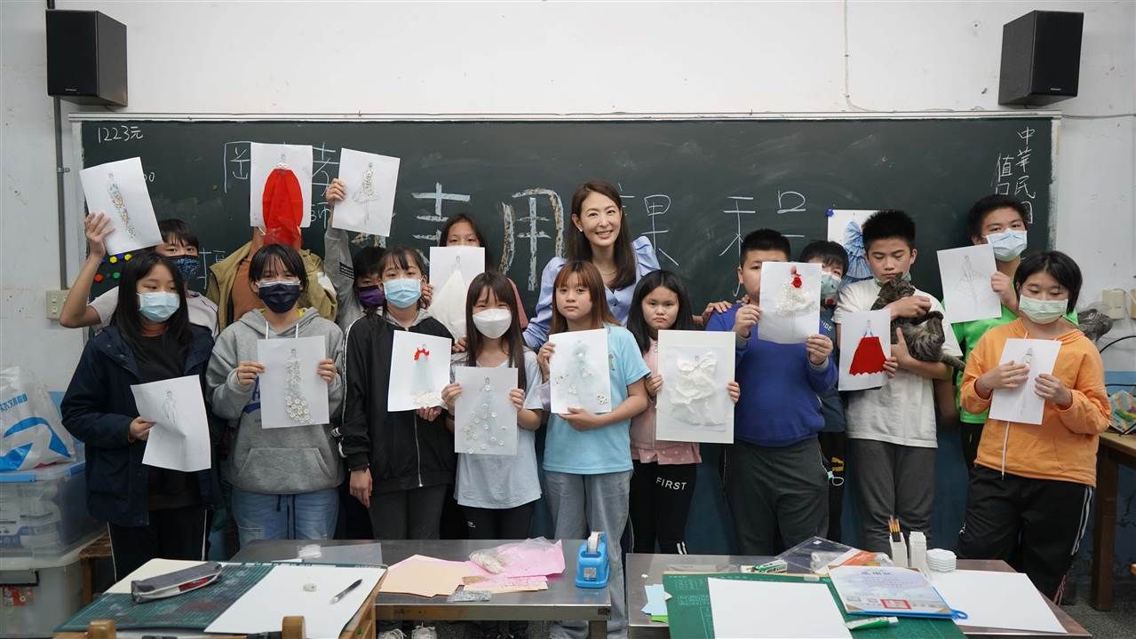 ▲為偏鄉種下希望！防疫女神賈永婕響應林鳳營名人小學堂。（圖／林鳳營提供）